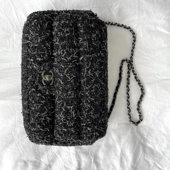 CHANEL Handbags - Tweed CHANEL Flapbag